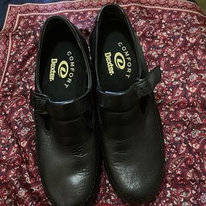 Womens shoes size 10